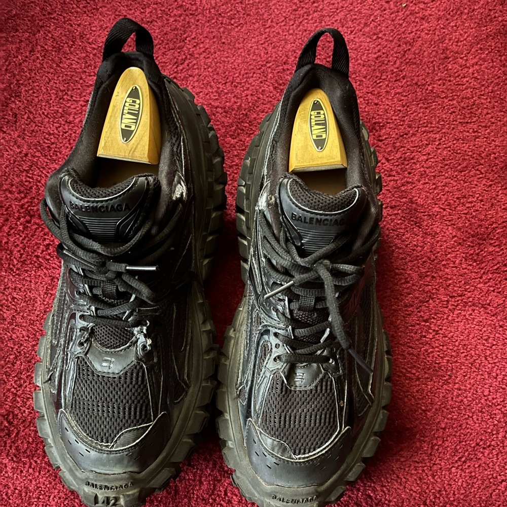 Balenciaga defenders